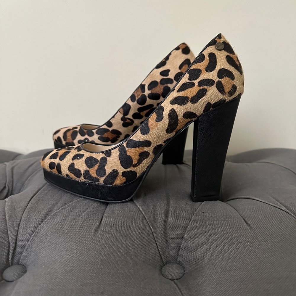 Authentic Calvin Klein platform. New without tags.